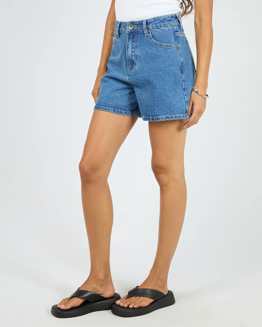 Silent Theory Kyia Short Comfort - Mid Blue