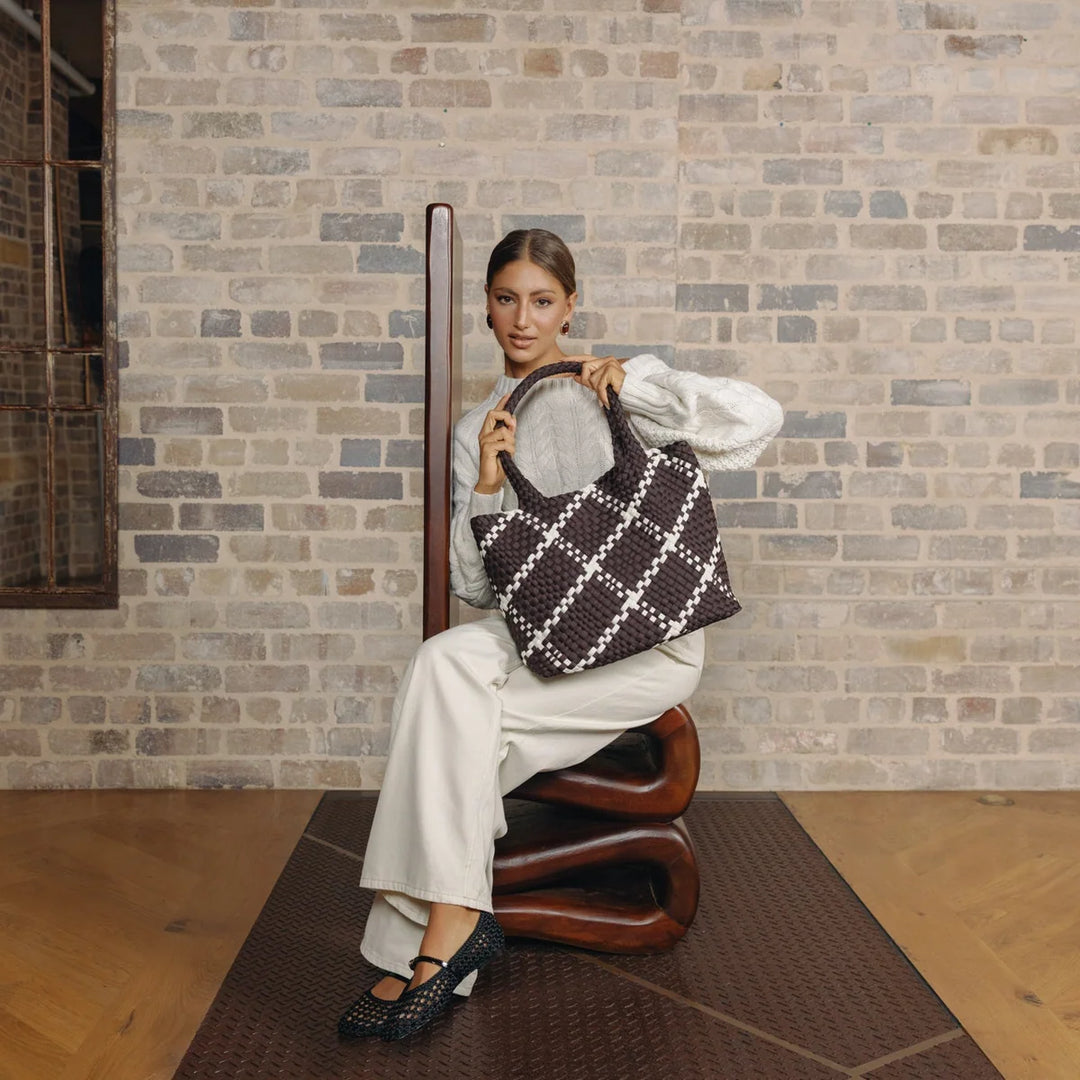 Black Caviar Hampton Handwoven 2-Piece Bag – Chocolate/White